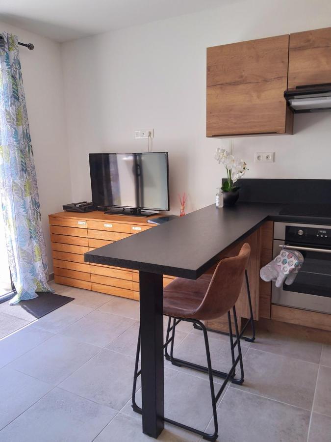 Romytt Suite Saint-Quentin-la-Poterie Dış mekan fotoğraf